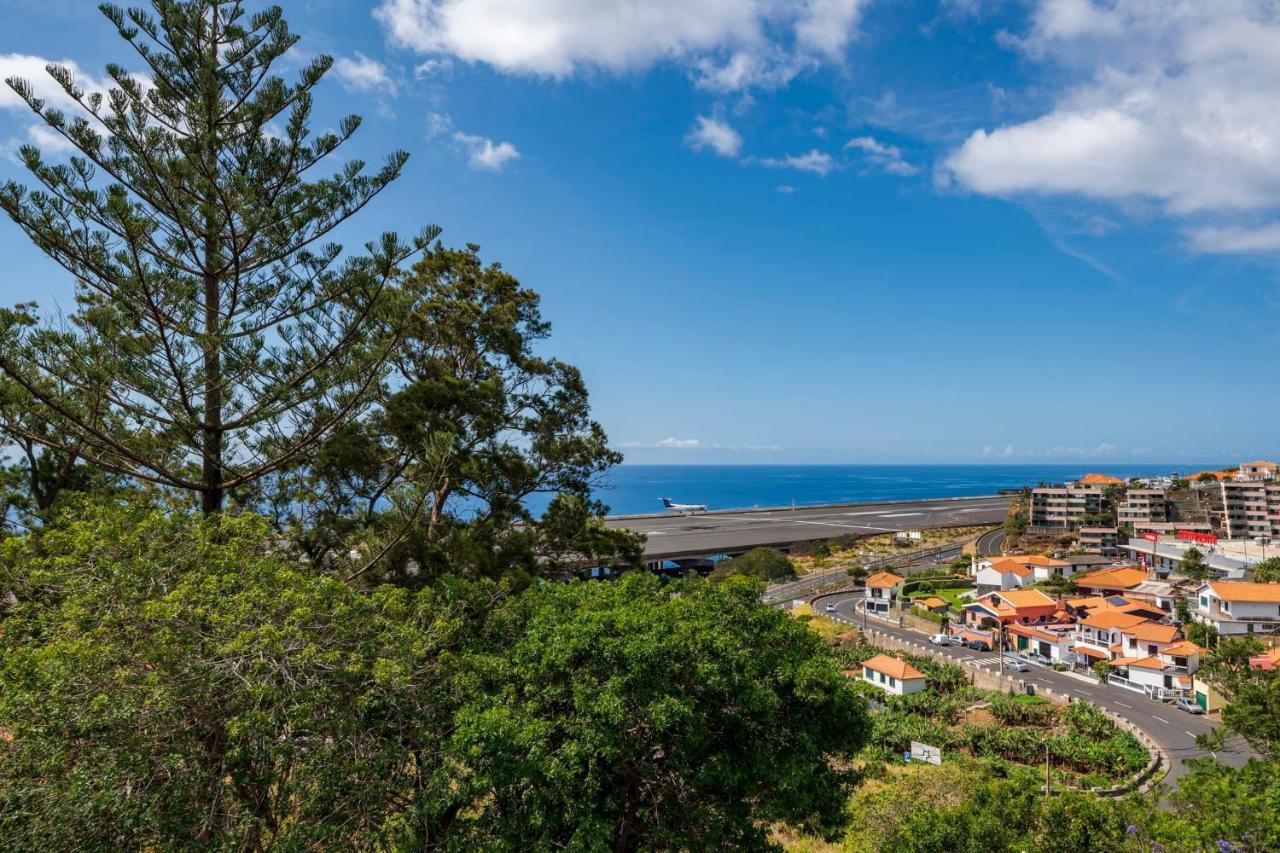 Matur I By An Island Apart Agua de Pena Luaran gambar