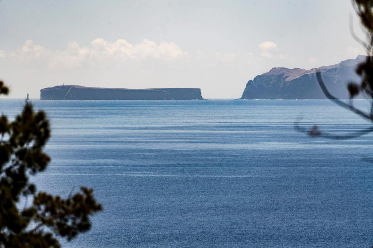 Matur I By An Island Apart Agua de Pena Luaran gambar
